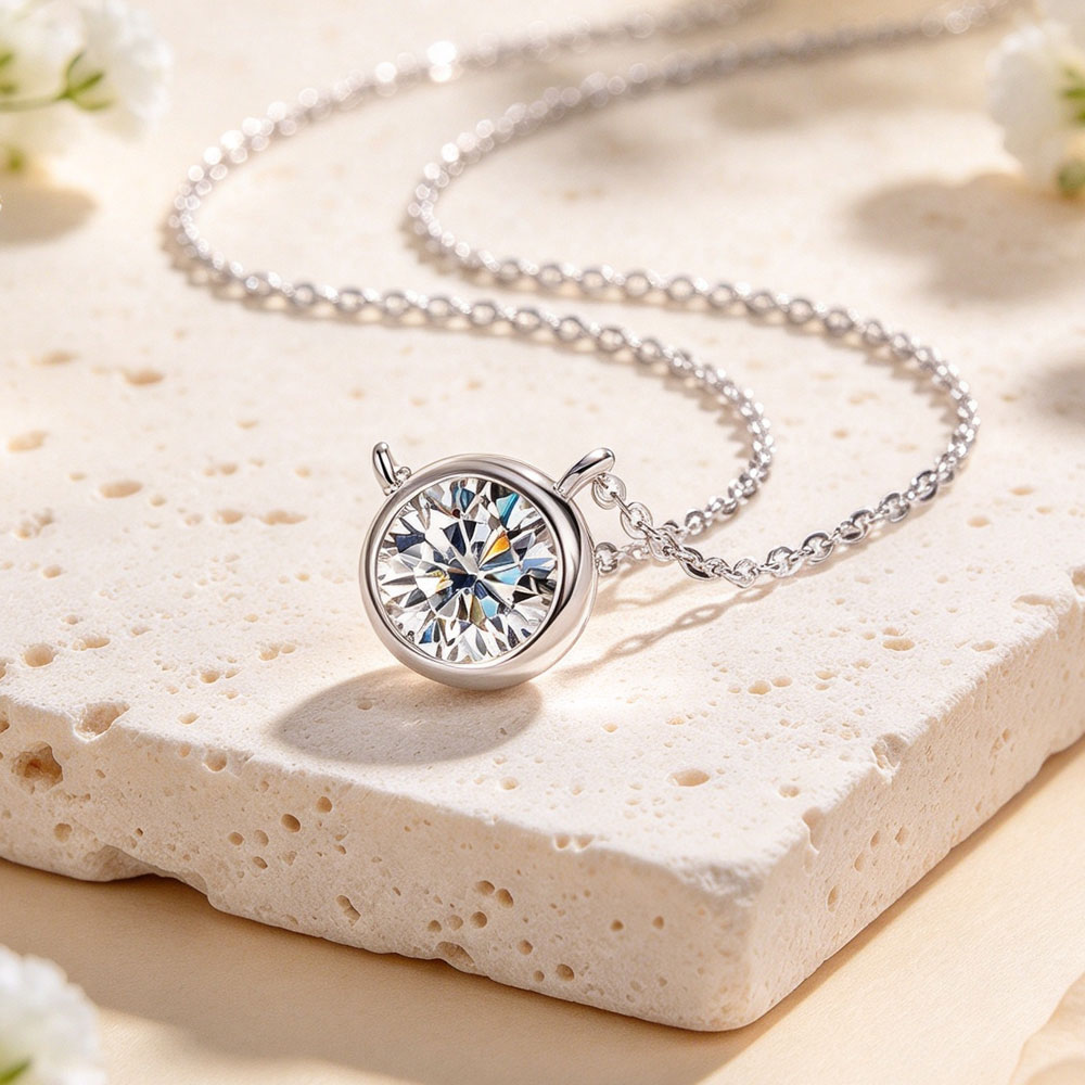 Collana LinkerLove con Moissan - Bezels Set Pendant recensione e prezzo